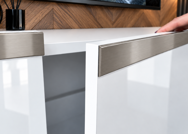 Obývací stěna Prestige 300 cm TV/RTV bílá lesk Výrobce IMP P Hepburn 4/5/W/W/0/0/SL